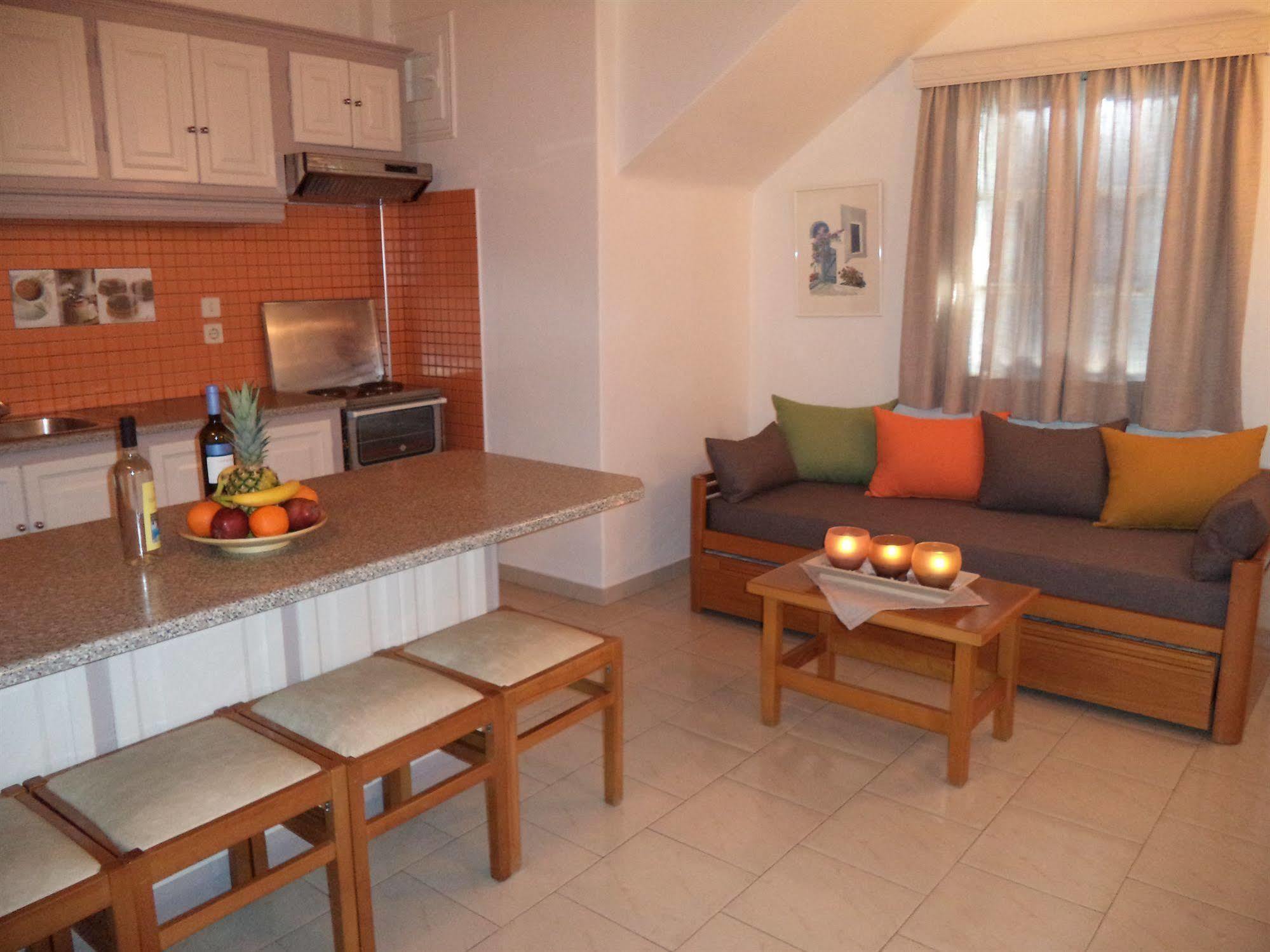 Filoxenia Apartments Ornos  Dış mekan fotoğraf